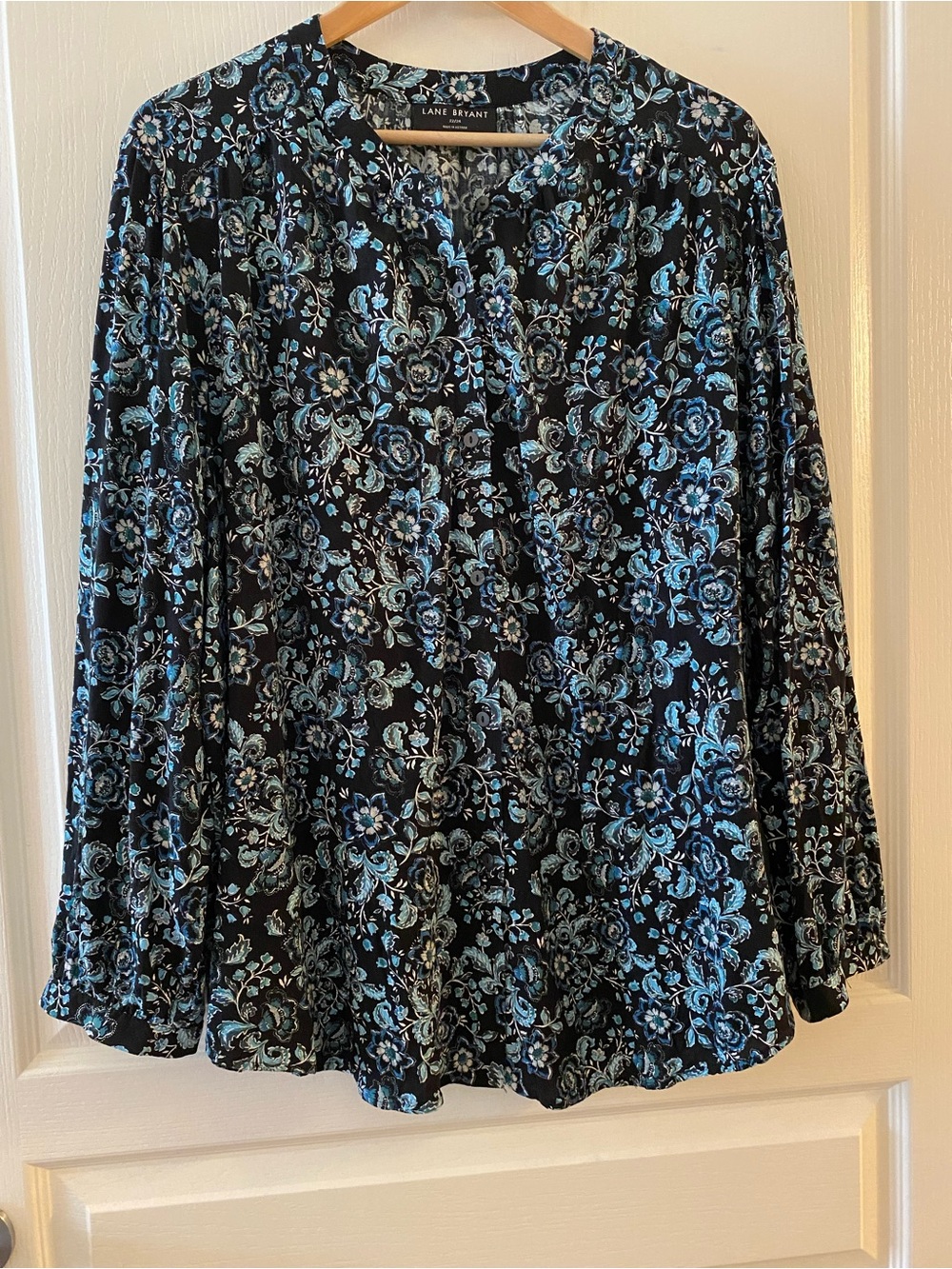 LANE BRYANT Floral Button Down Blouse in Blue - 22/24
